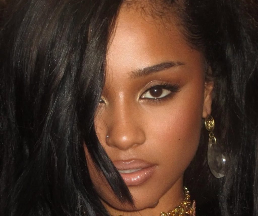 High-Gloss Hair, Sparkle-Led Glam, and the Return of a Polished Finish